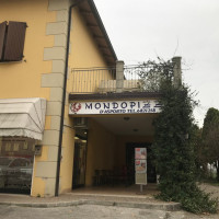 Mondopizza outside