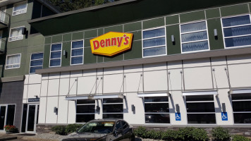 Denny's outside