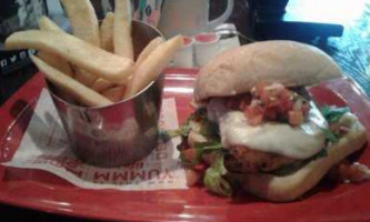 Red Robin Gourmet Burgers And Brews food