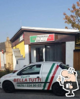 Bella Tutti outside