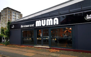 Muma outside