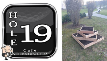 Hole19 Cafe outside