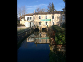 La Bastide des Oliviers outside