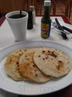 Irene's Pupusas food