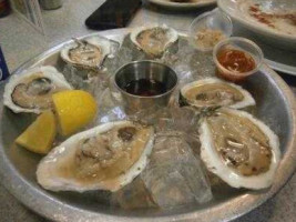 Pearl's Oyster food