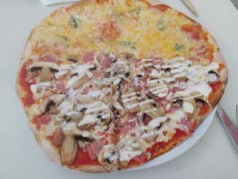 Pizzeria El Desvio food