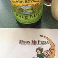 Moon Mi Pizza food