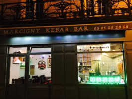 Marcigny Kebab Bar inside