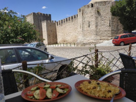 Pedras Do Castelo food