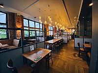 Schnitzelei Charlottenburg inside