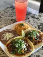 Toros Taqueria food