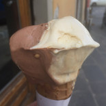Momo Gelati À l'intérieur