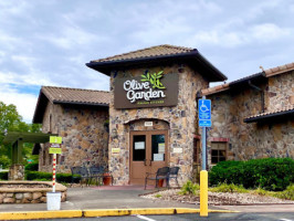 Olive Garden West Hartford outside