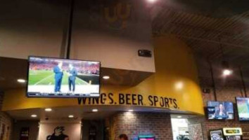 Buffalo Wild Wings food