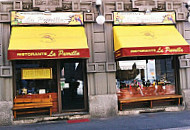 La Parrilla outside