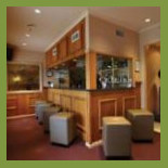 Jonah's Restaurant Dentro
