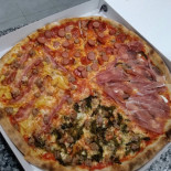 Pizzeria Lupin food