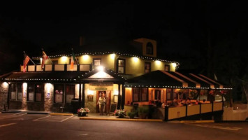 The Irish Inn At Glen Echo outside