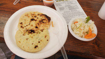 Pupusas Doña Lola food