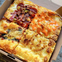 Five Squared Pizza food