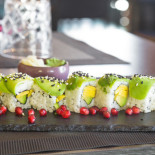 Shiny Sushi And Fusion Nourriture