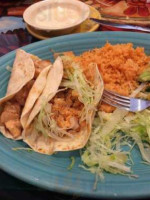 Los Tres Magueyes food