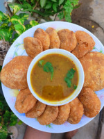 Tanatan Chole Bhature food