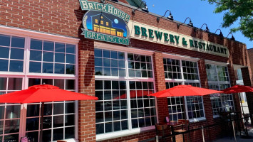 Brickhouse Brewery outside