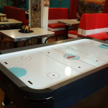 Jani`s Diner Dentro