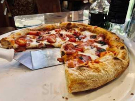 La Finestra E Pizzaria food