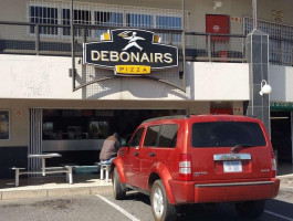 Debonairs Pizza outside