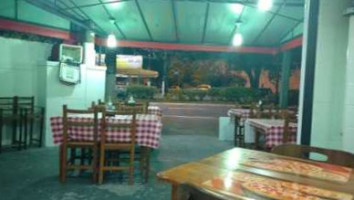 Raffanini Pizzaria inside