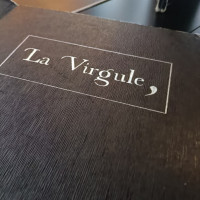 La Virgule inside