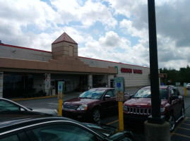 Giant Eagle Bakery food