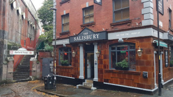 The Salisbury Ale House outside