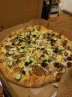 Lenzini's Pizza food