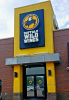 Buffalo Wild Wings outside