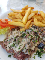 Les Marches De La Croisette food