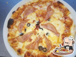 Pizza Des Nations. food