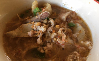 ร้านก๋วยเตี๋ยวบ้านแม่ food