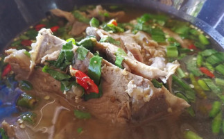 Sam Bai Thao food