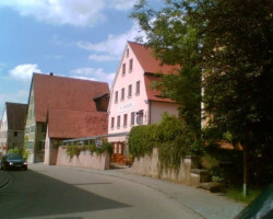 Christa Walder Pension-Weinstube zum Schnapsbrenner outside