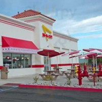 In-n-out Burger inside