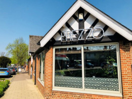 Prezzo Newmarket outside