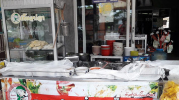 Fishball Noodles Cheow Larn Dam food