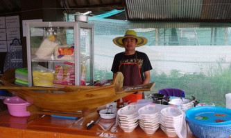 ก๋วยเตี๋ยวเรืออยุธยา แม่อุไร food