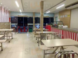 Sundae Sorveteria inside