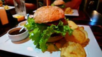 Braza Burger food