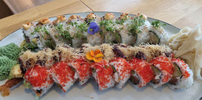 Unkai Sushi food