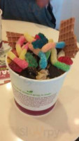 Yogurtland food